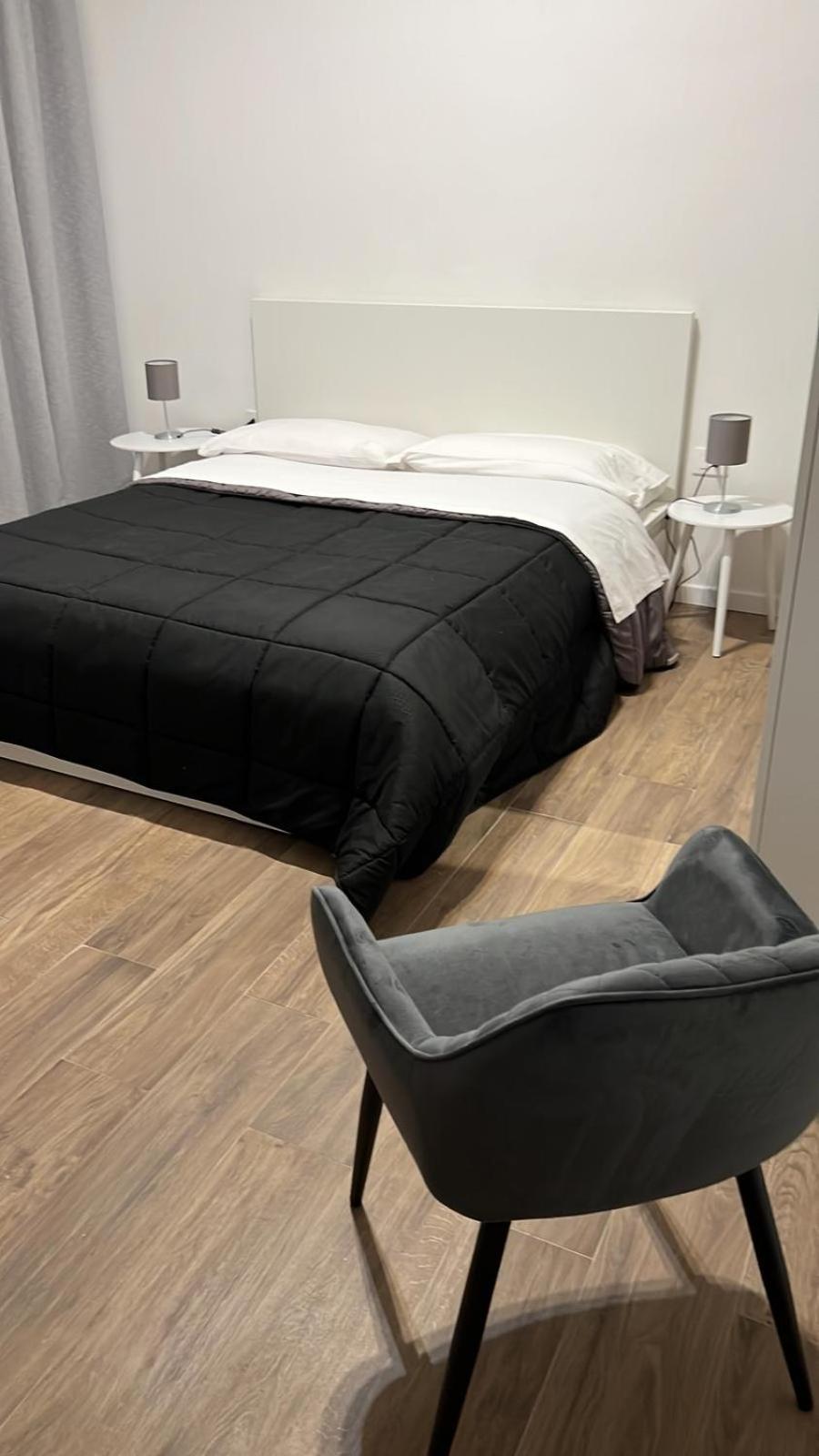 Business Home Piazza Cesare Battisti B&B Residence Foggia Bagian luar foto