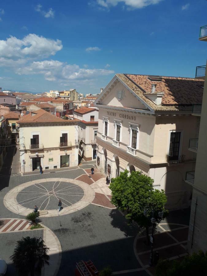 Business Home Piazza Cesare Battisti B&B Residence Foggia Bagian luar foto